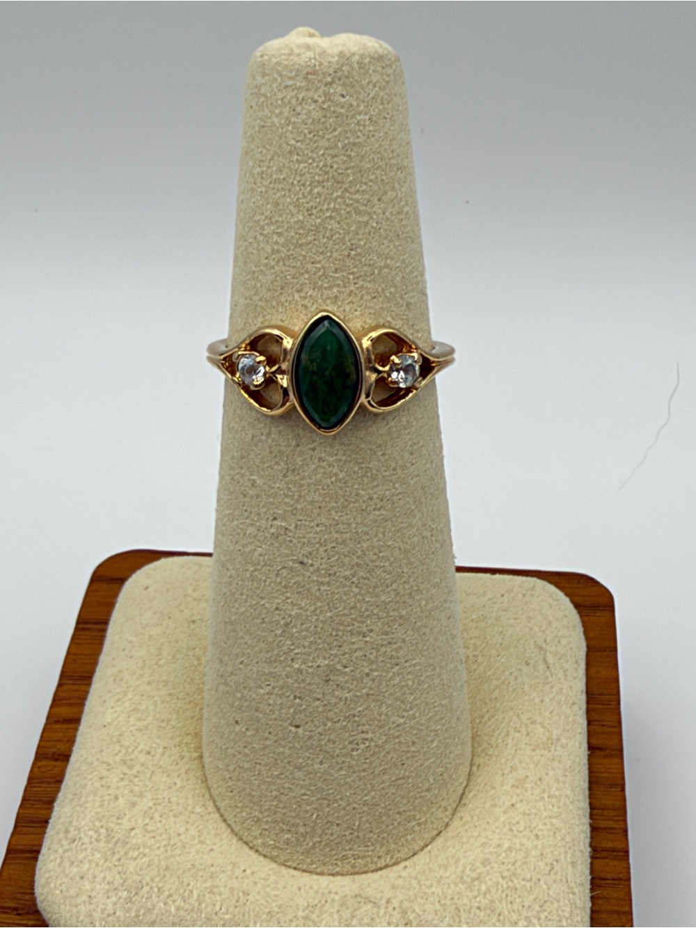 Vintage Avon 18K HGE GTR Marquise Jade Green Cabochon Ring Gold Electroplat - Picture 2 of 8